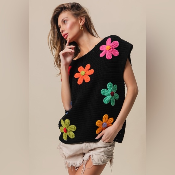 BiBi Flower Round Neck Cap Sleeve Knit Top - Picture 5 of 5